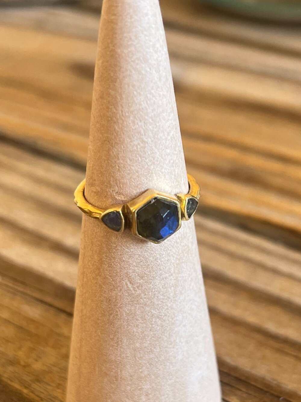 Spectacular faceted labradorite hexagon ring, size 6